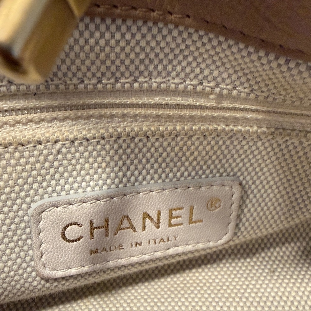 Chanel Quilted Leather Shoulder Bag - Picture 9 of 15